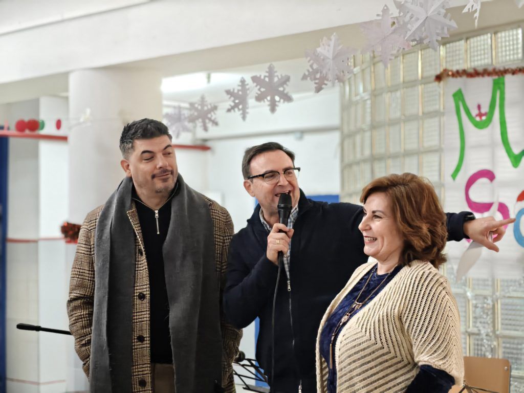 Mercadillo solidario y chocolatada en el barrio de Los Pajaritos