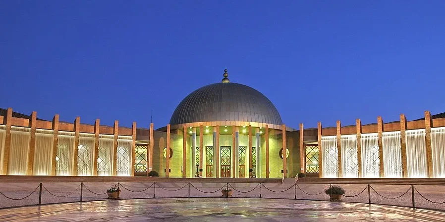 Plaza_Exterior_Fibes_Sevilla_0.jpg